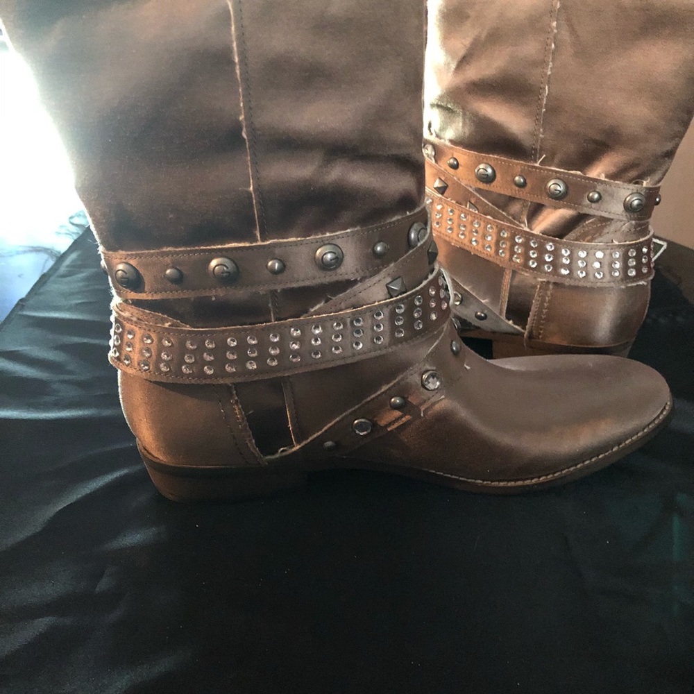 New Satin Guess Boots